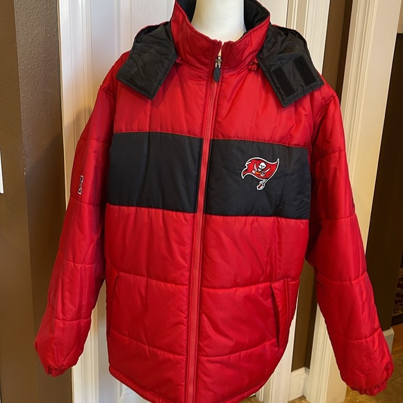 NFL Other - 🔥REVERSIBLE MENS JACKET🔥2 IN 1, TAMPABAY BUCS INSULATED JACKET W/HOOD NWOT 2XL